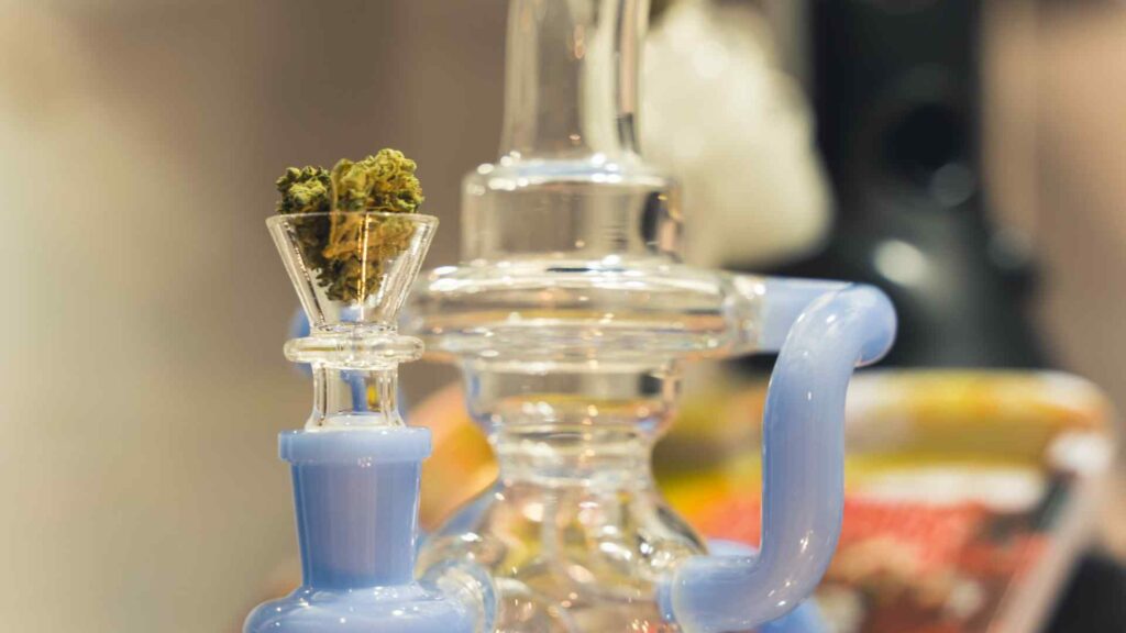 The Dos and Don'ts of Using a Water Pipe