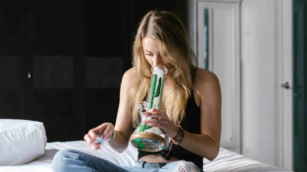 Don't Know Which Bong to Buy for Your First Session? Here's How to Make the Perfect Investment